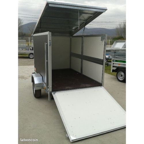 Kastenanhänger 207×132×143 cm 500/750 kg mit Ladefläche und Hubdach |